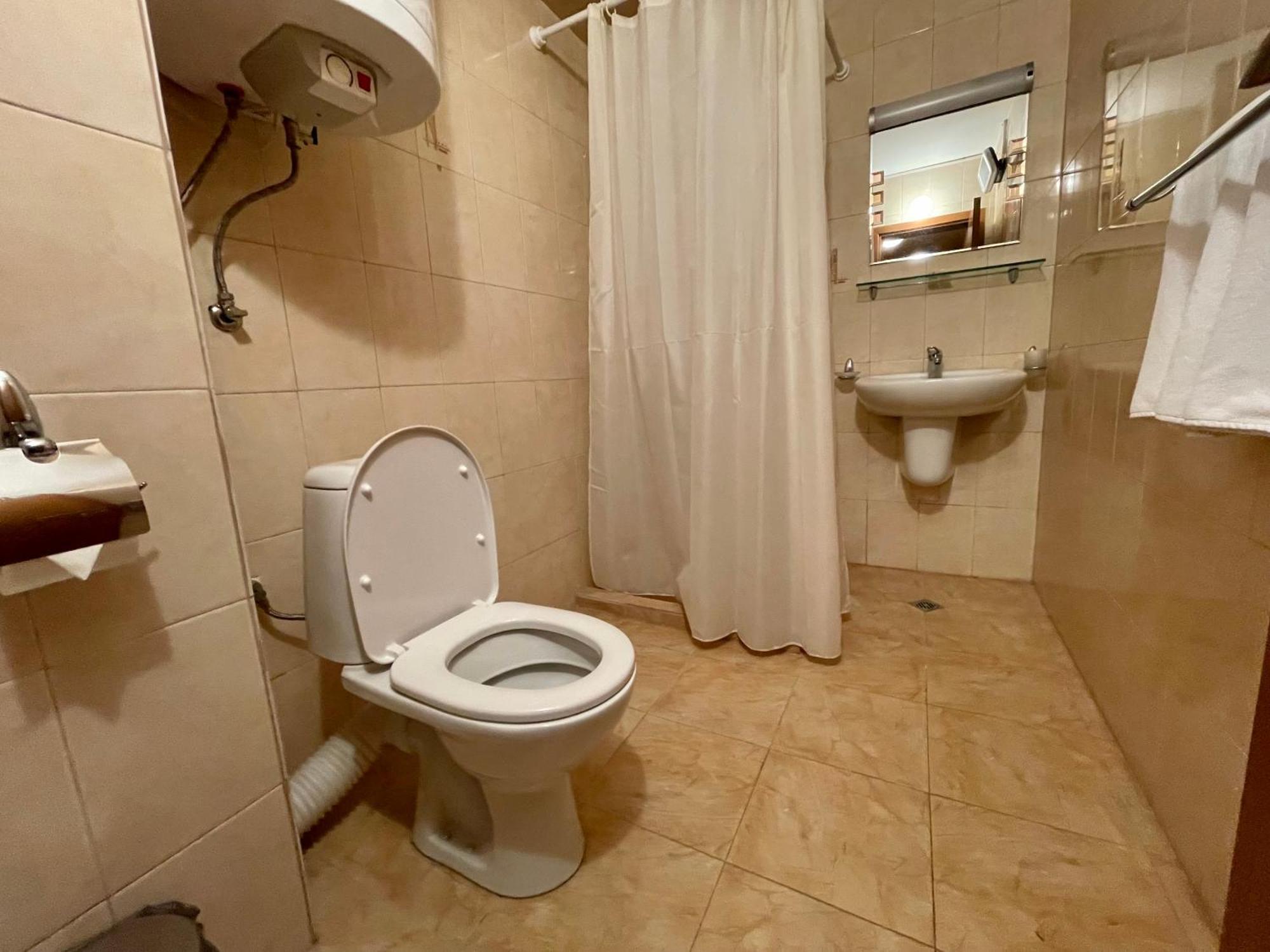 Private Next To Bellevue *